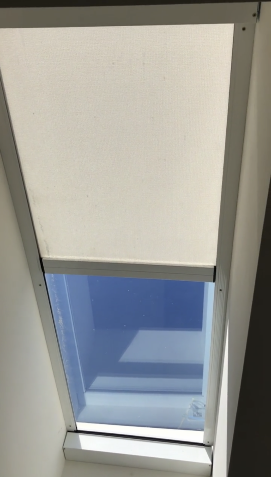 Z-Lock skylight blind